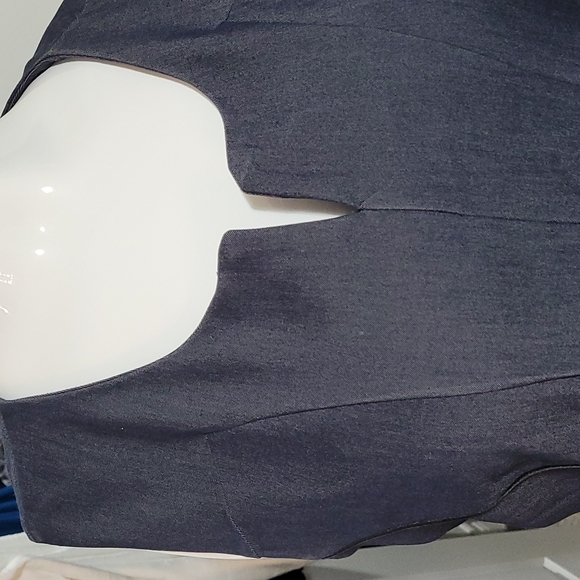 Black dress - Picture 3 of 6